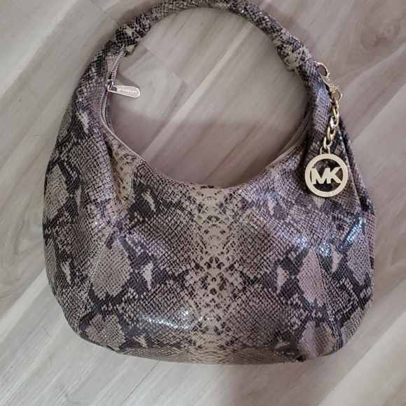 Michael Kors hobo bag - Picture 1 of 11